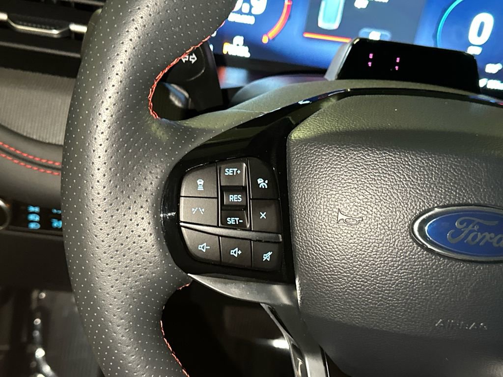 Used 2025 Ford Explorer ST-Line w/ Premium Package image 28