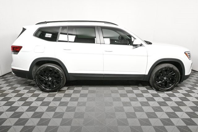 New 2026 Volkswagen Atlas SE image 2
