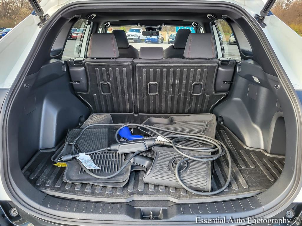 Used 2021 Toyota RAV4 SE w/ Weather & Moonroof Package image 27