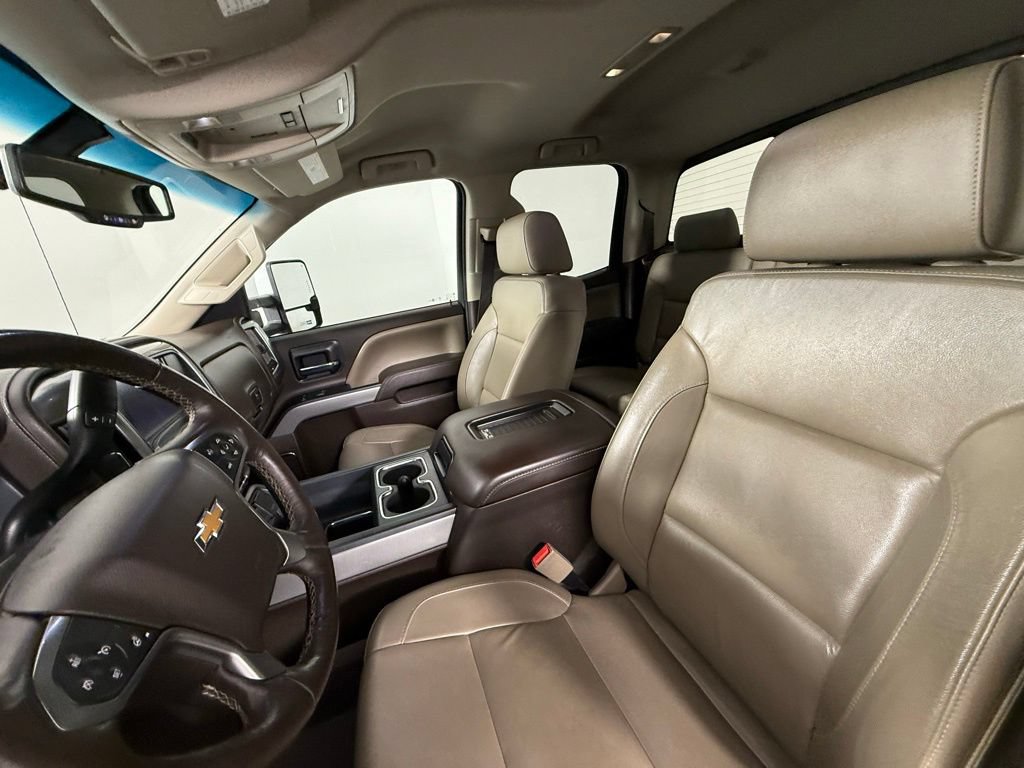 Used 2017 Chevrolet Silverado 1500 LTZ Z71 w/ LTZ Plus Package AWD/4WD image 34