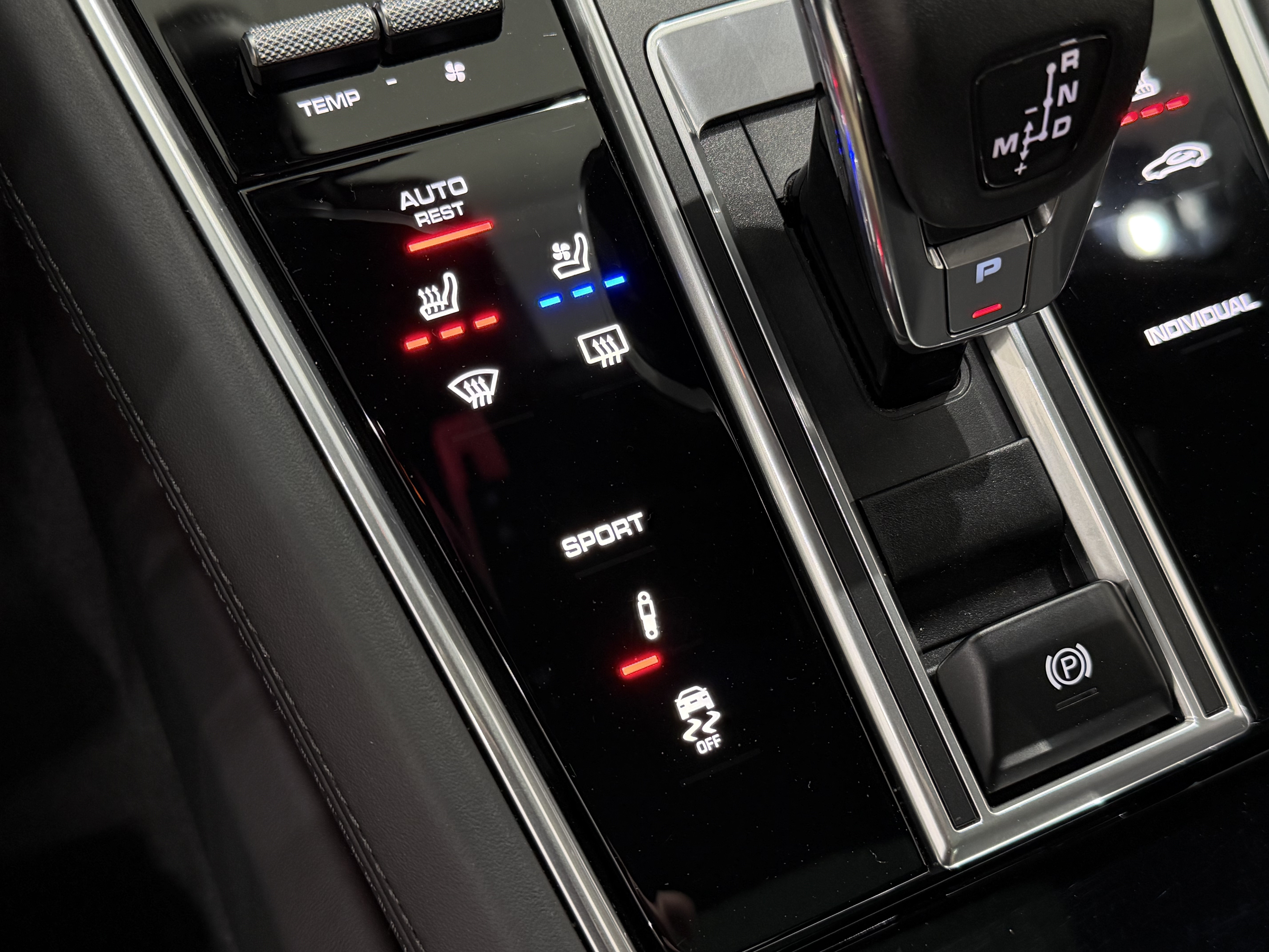 Certified 2023 Porsche Panamera 4 Platinum Edition AWD/4WD image 41