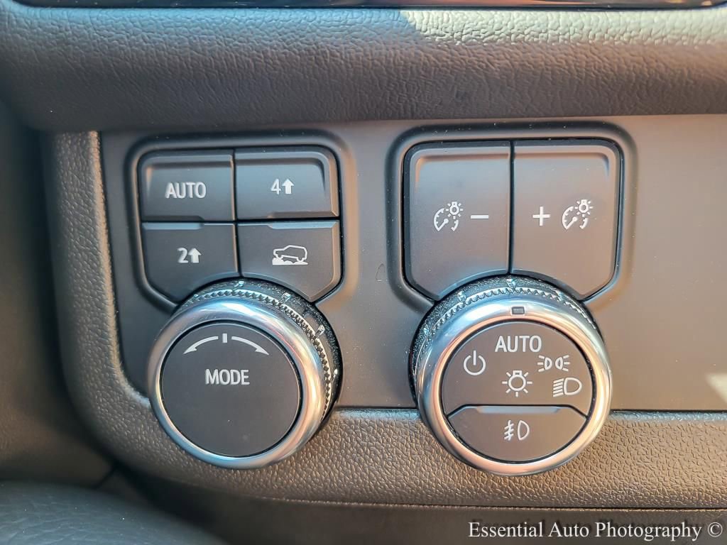 Used 2025 GMC Yukon XL Denali AWD/4WD image 19