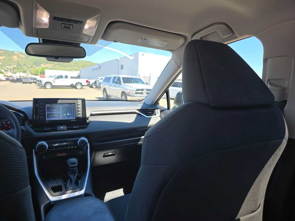 Used 2022 Toyota RAV4 LE AWD/4WD image 14