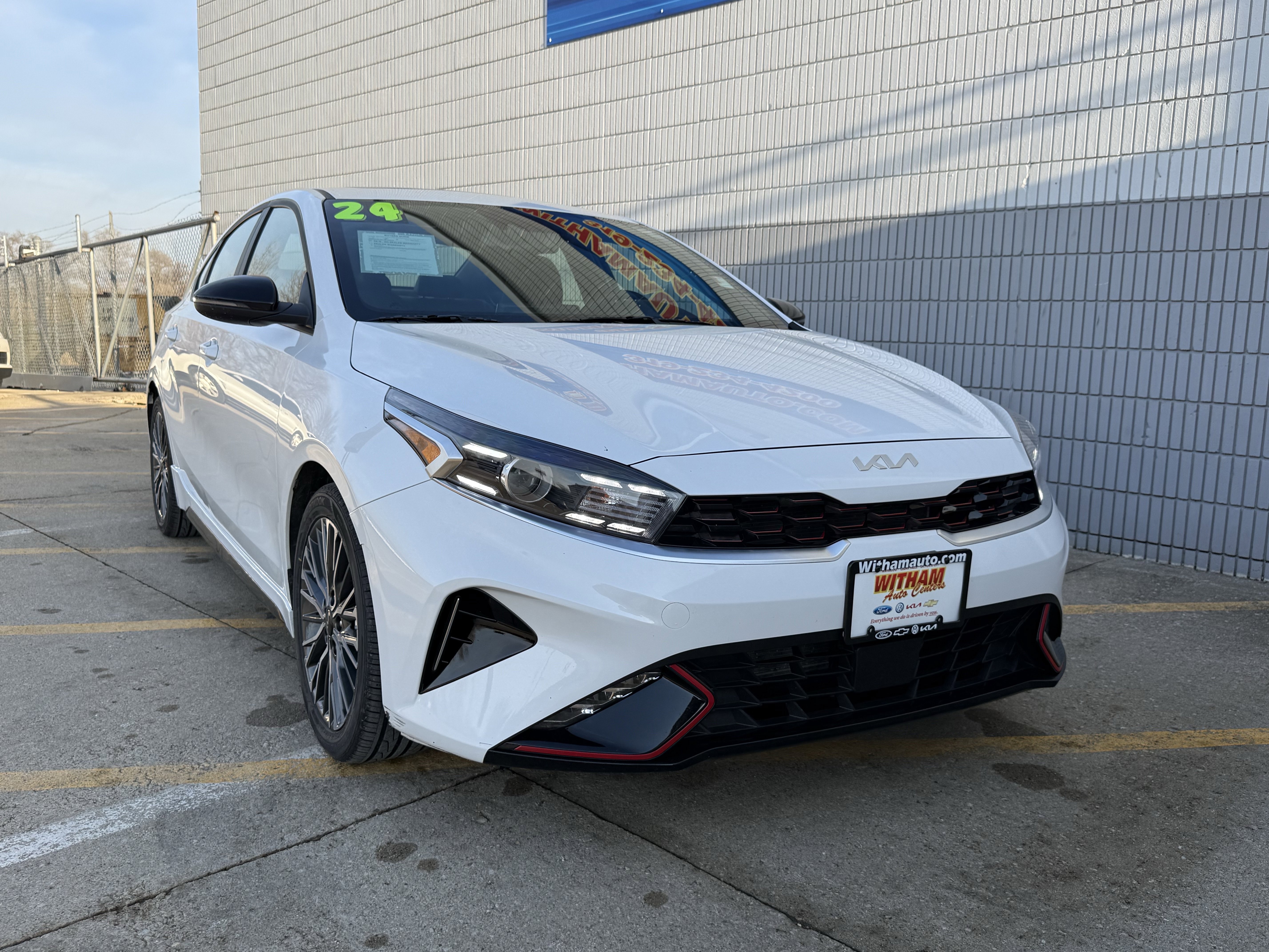 Used 2024 Kia Forte GT-Line w/ GT-Line Premium Package image 2