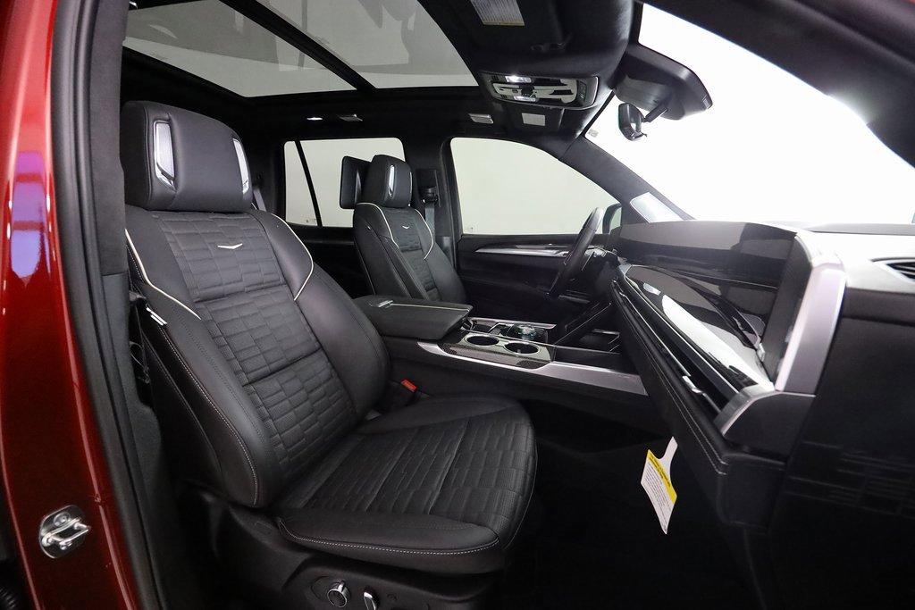 Used 2025 Cadillac Escalade V image 12