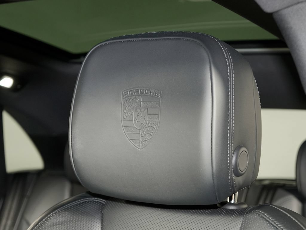 Certified 2023 Porsche Macan S AWD/4WD image 22
