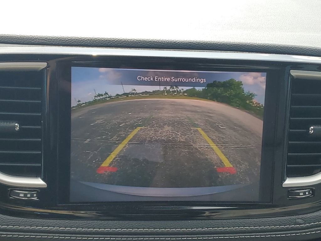 Used 2021 Chrysler Pacifica Touring-L FWD image 18