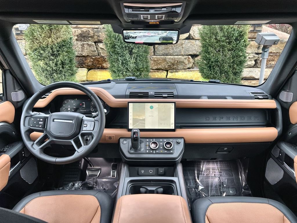 Used 2024 Land Rover Defender 130 X AWD/4WD image 12