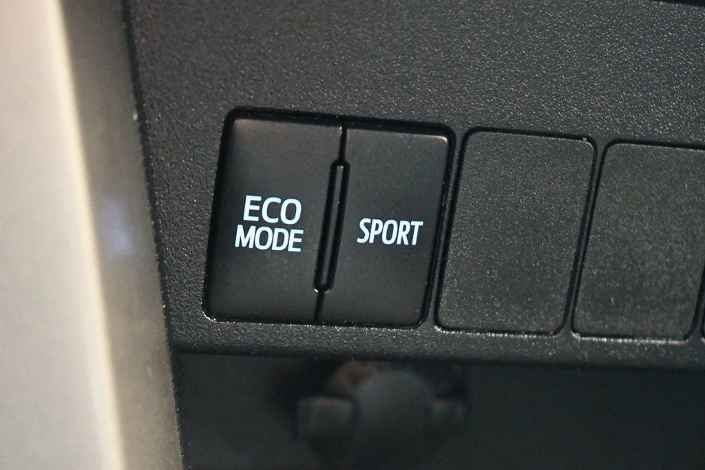 Used 2018 Toyota RAV4 XLE w/ Plus Extra Value Package image 40