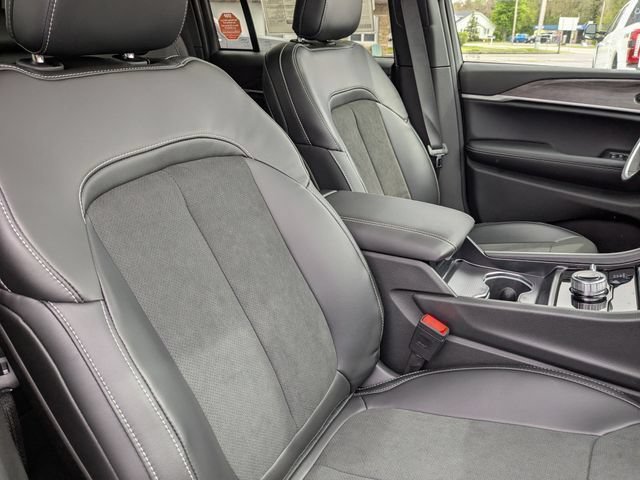 New 2026 Jeep Grand Cherokee Altitude AWD/4WD image 6