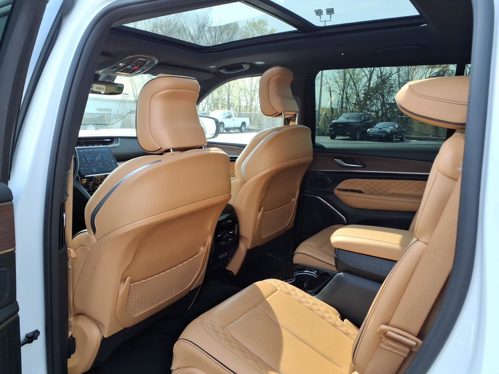 Certified 2024 Jeep Grand Cherokee L Summit AWD/4WD image 21