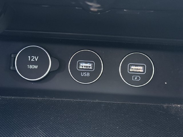 Used 2023 Genesis G70 2.0T RWD image 20
