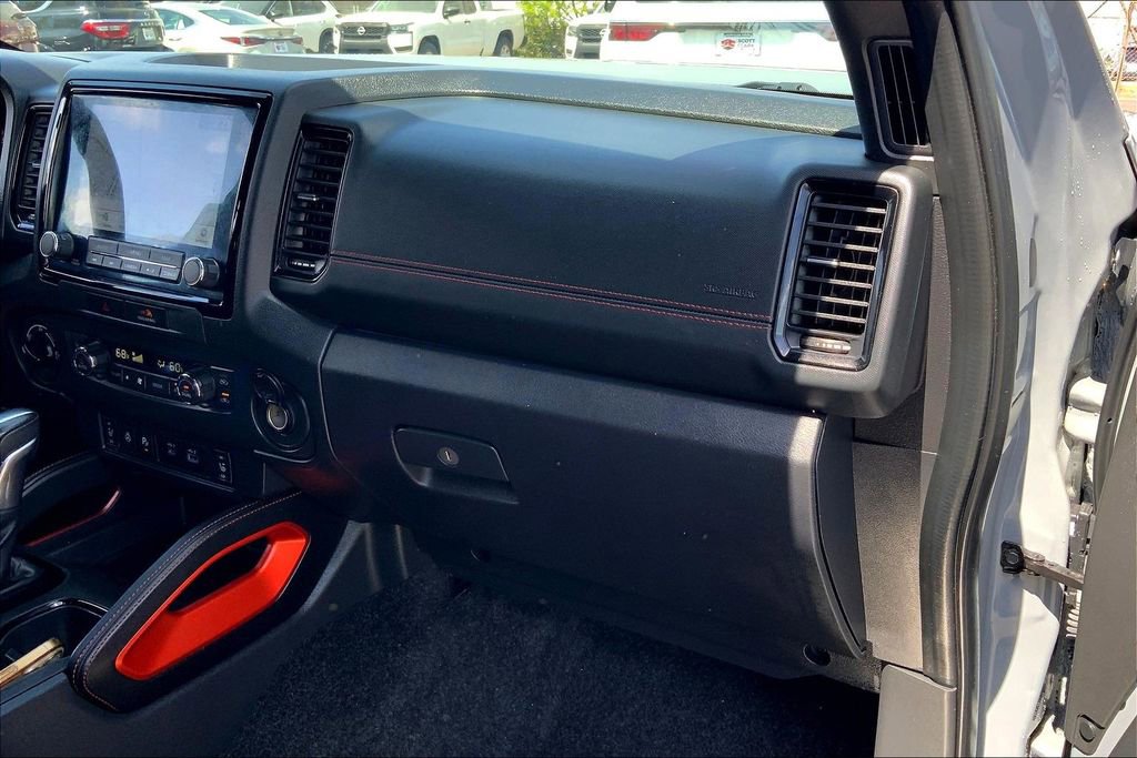 Used 2023 Nissan Frontier PRO-4X w/ Pro Convenience Package image 18