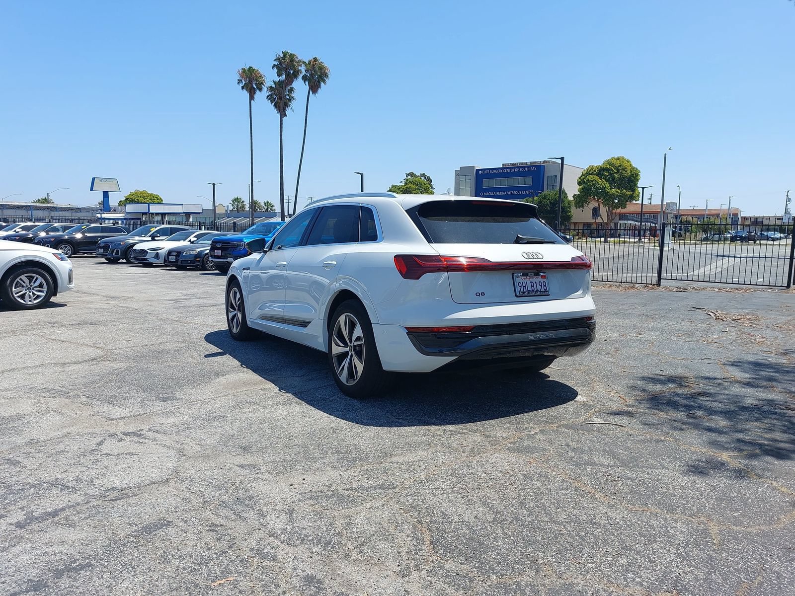 Used 2024 Audi Q8 e-tron Premium Plus w/ Premium Plus Package AWD/4WD image 4