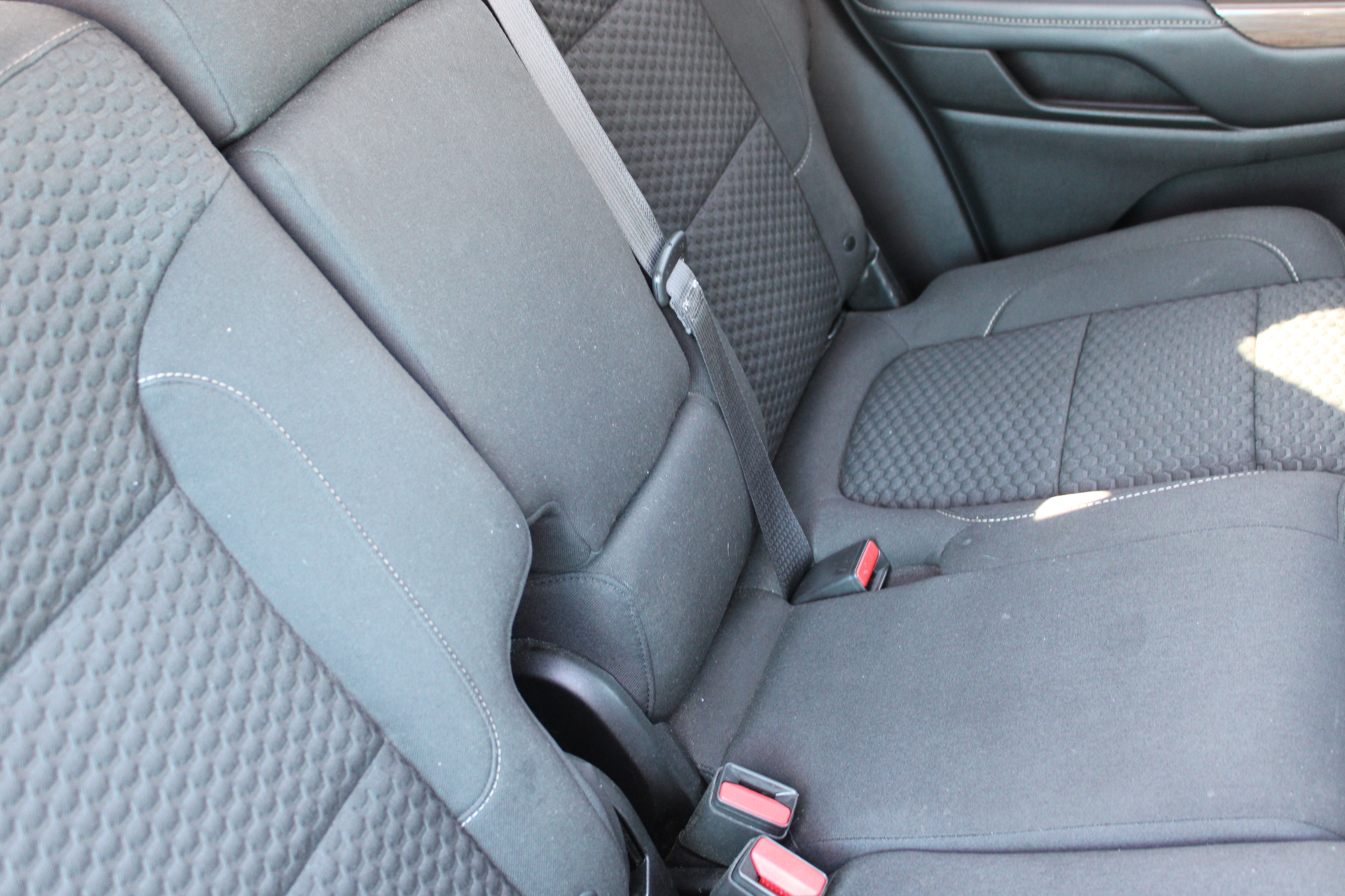 Used 2019 GMC Acadia SLE FWD image 17