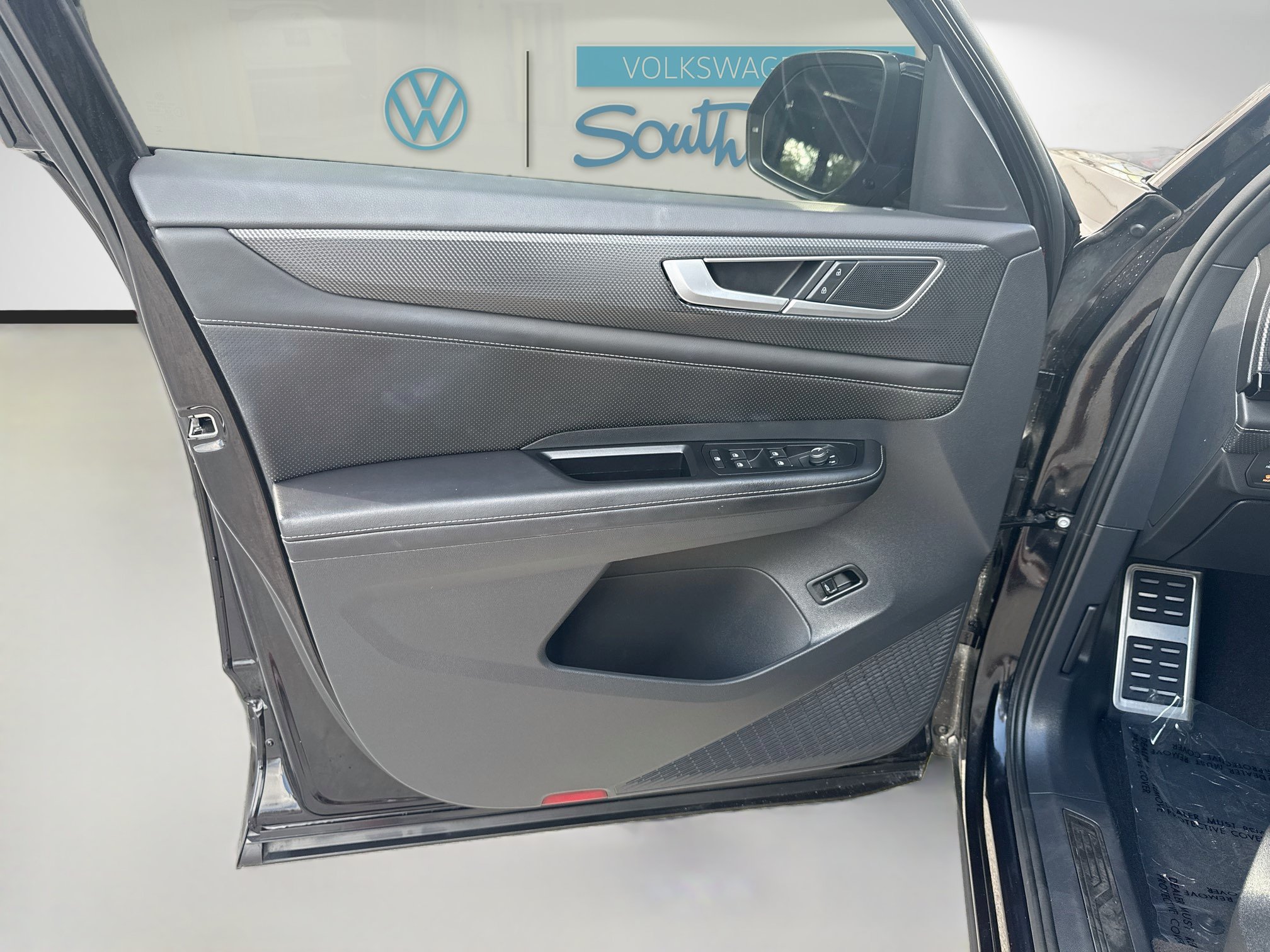 Used 2024 Volkswagen Atlas Cross Sport SEL R-Line AWD/4WD image 20