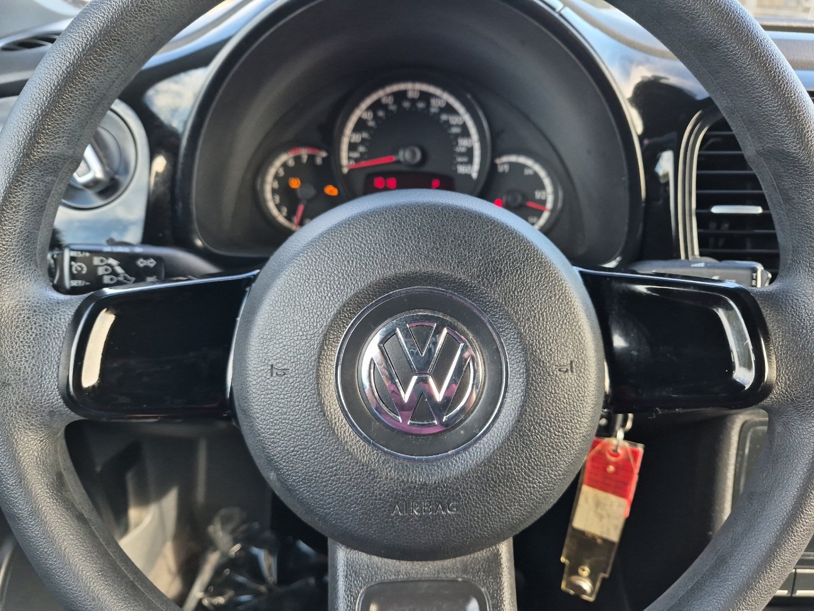 Used 2014 Volkswagen Beetle 2.5 FWD image 18