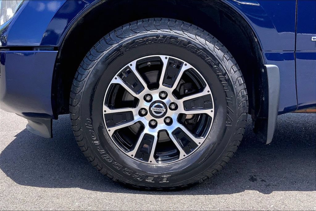 Used 2020 Nissan Titan SV w/ SV Convenience Package RWD image 9