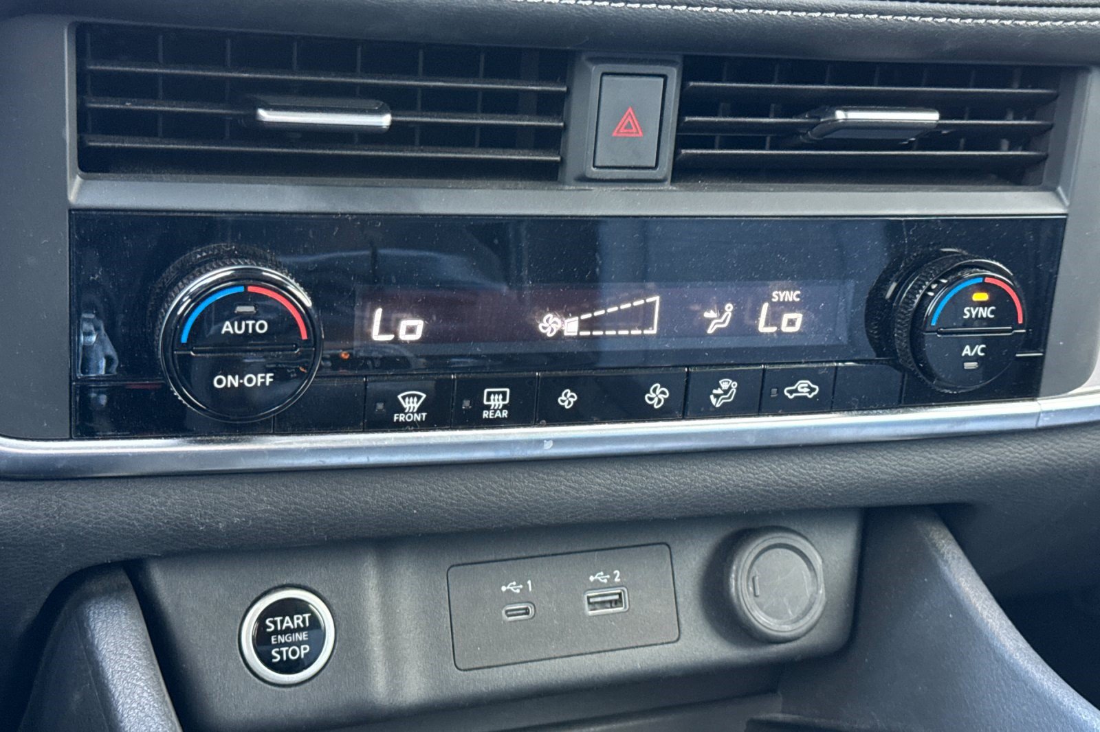 Used 2023 Nissan Rogue SV FWD image 24