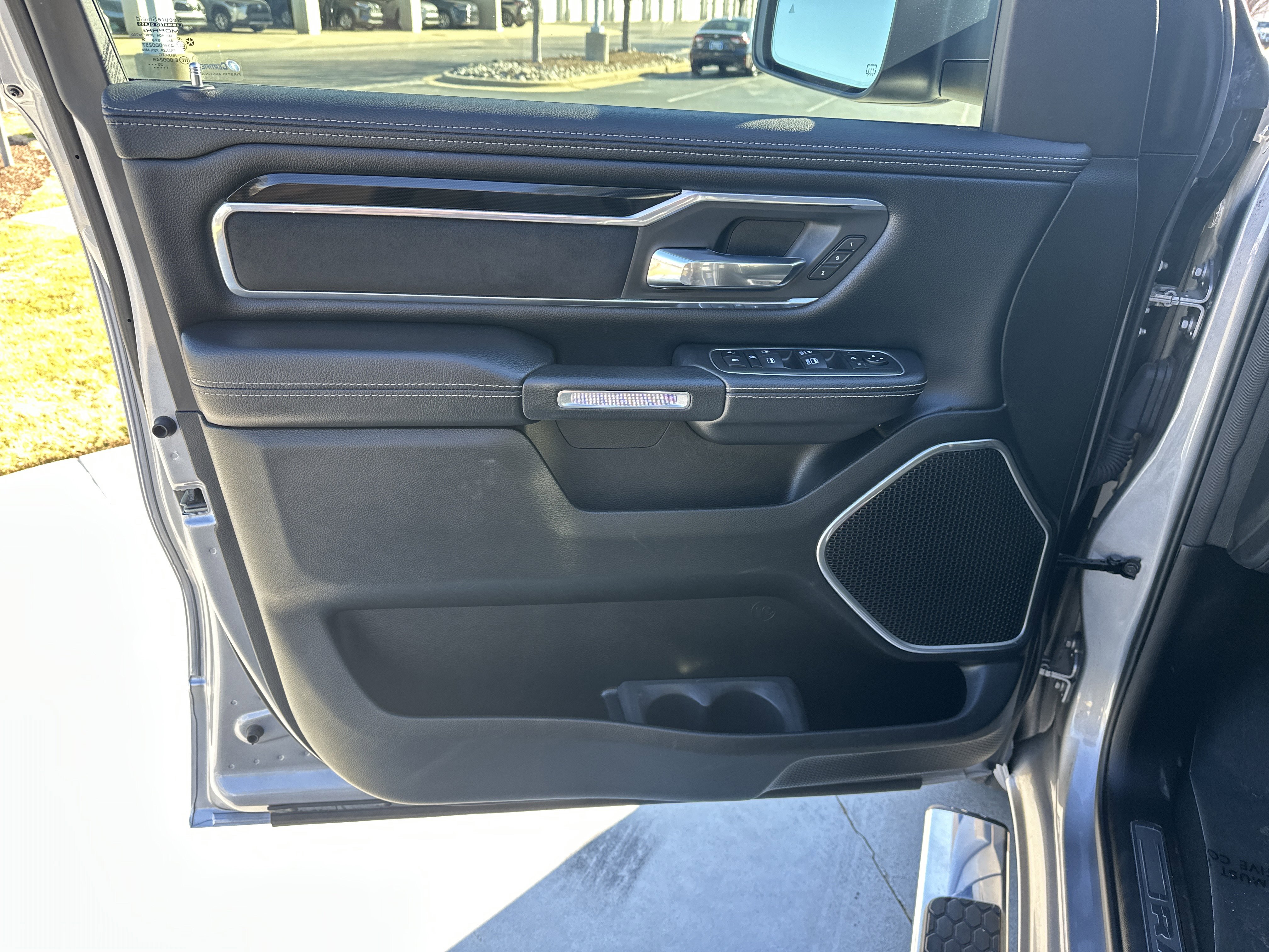 Used 2021 RAM 1500 Laramie w/ Sport Appearance Package image 14