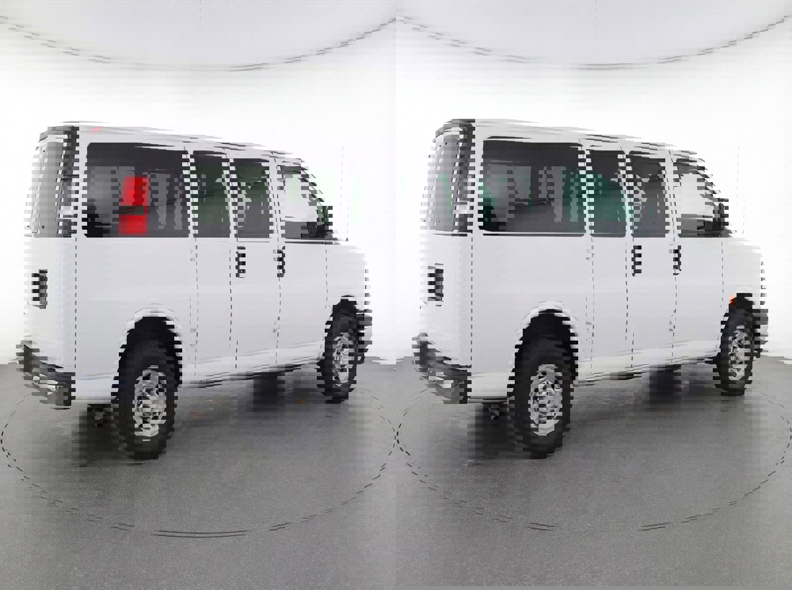 Used 2025 Chevrolet Express 3500 LT w/ LT Preferred Equipment Group image 7