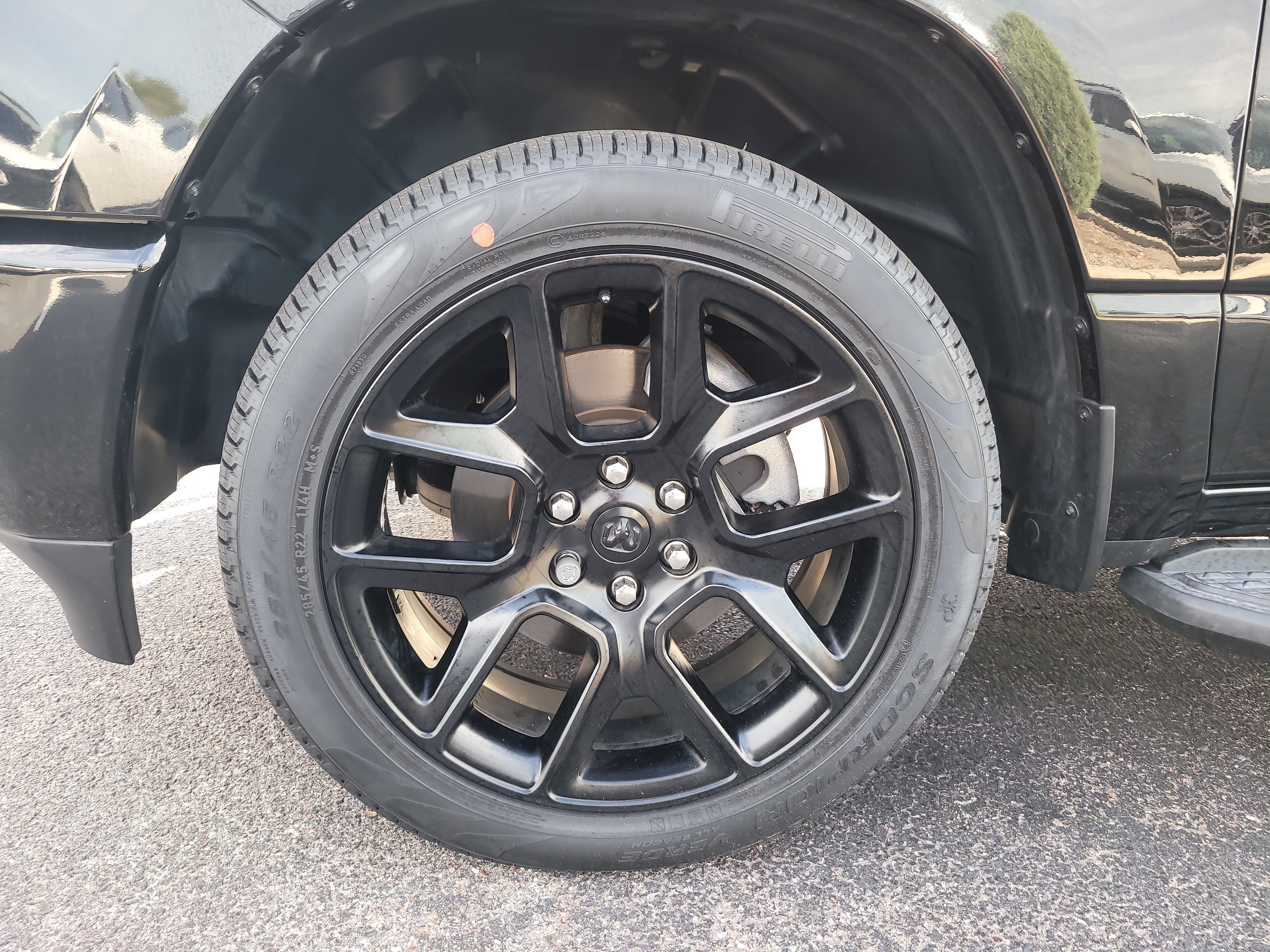 Used 2023 RAM 1500 Laramie AWD/4WD image 10