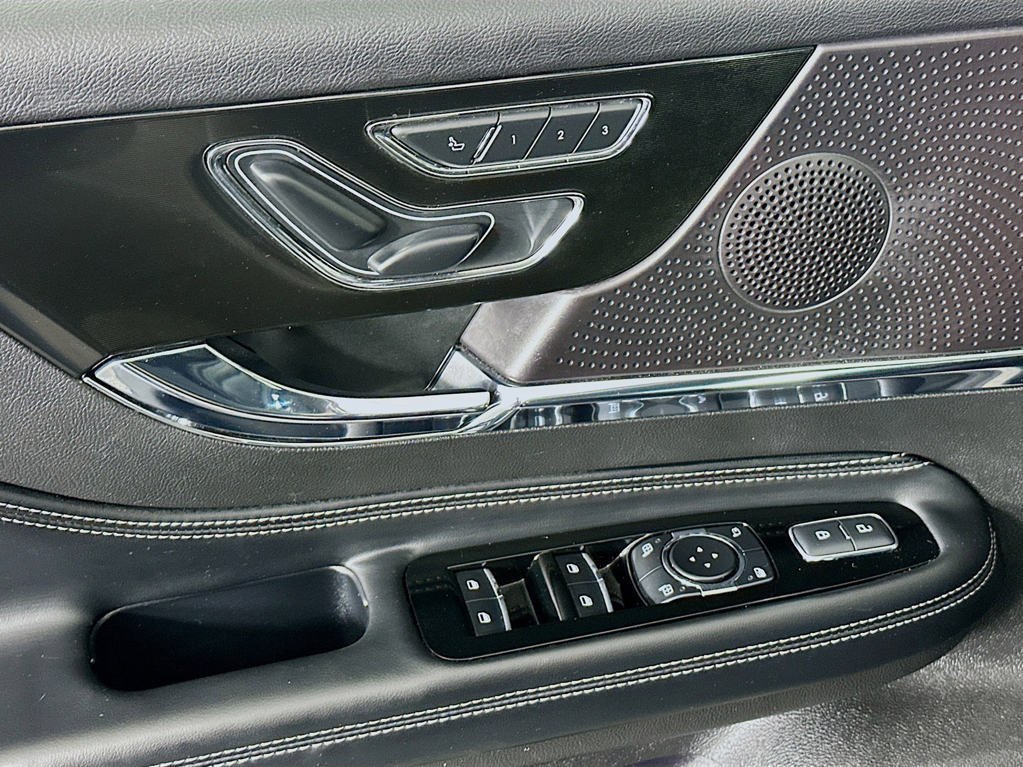 Used 2024 Lincoln Corsair Reserve w/ Equipment Group 201A image 15