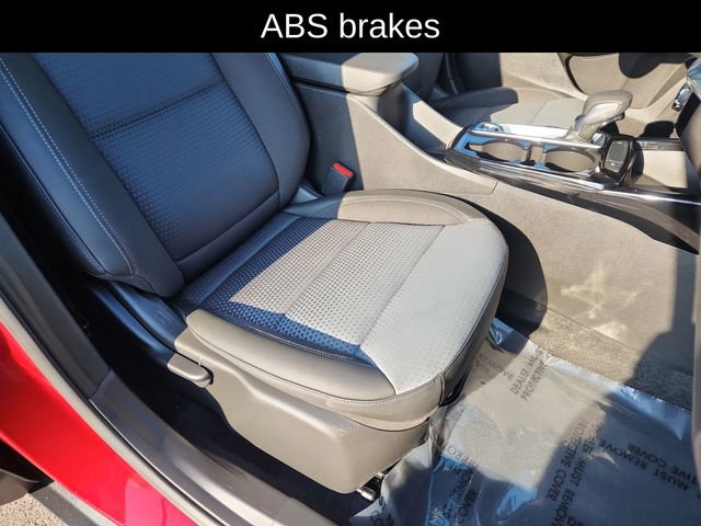 Used 2025 Chevrolet Trax LT w/ LT Convenience Package image 24