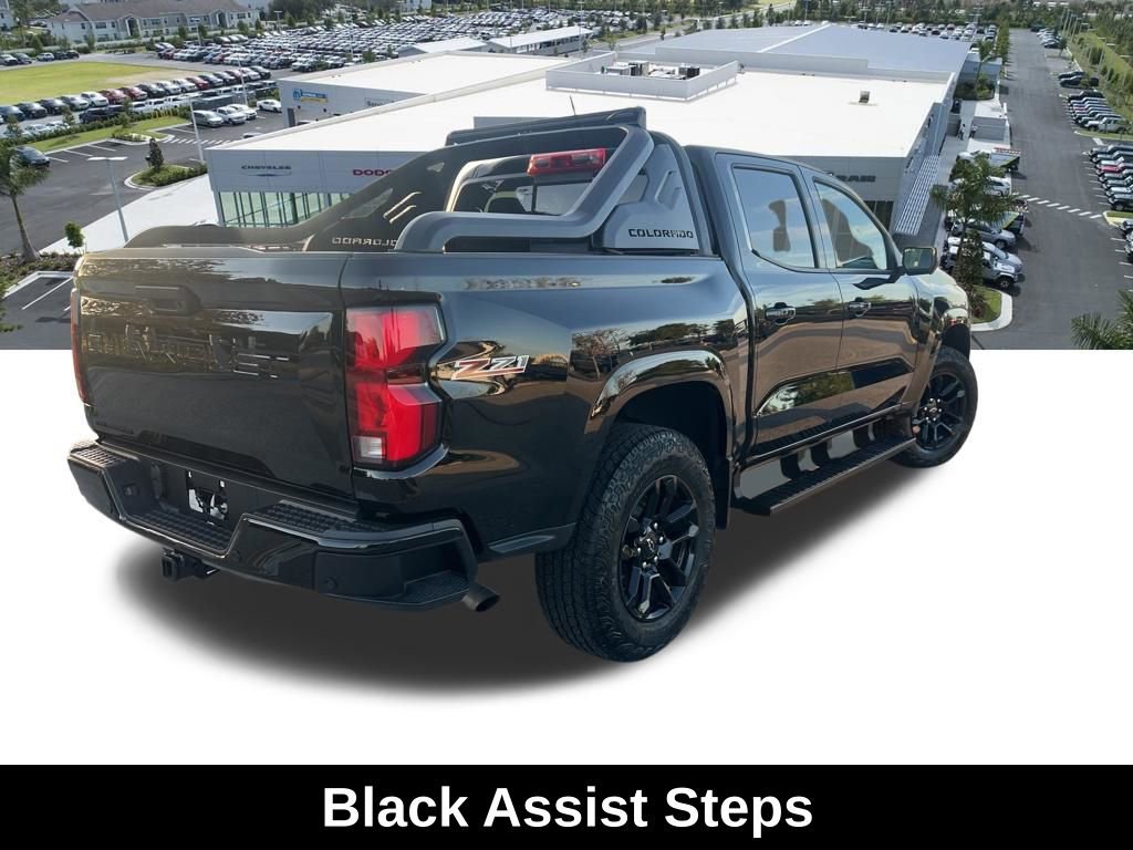 Used 2025 Chevrolet Colorado Z71 w/ Midnight Edition image 13