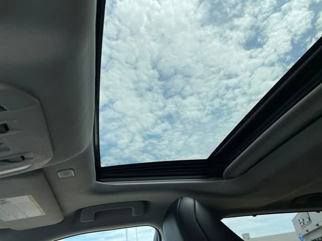 Used 2024 Toyota Highlander XLE image 25