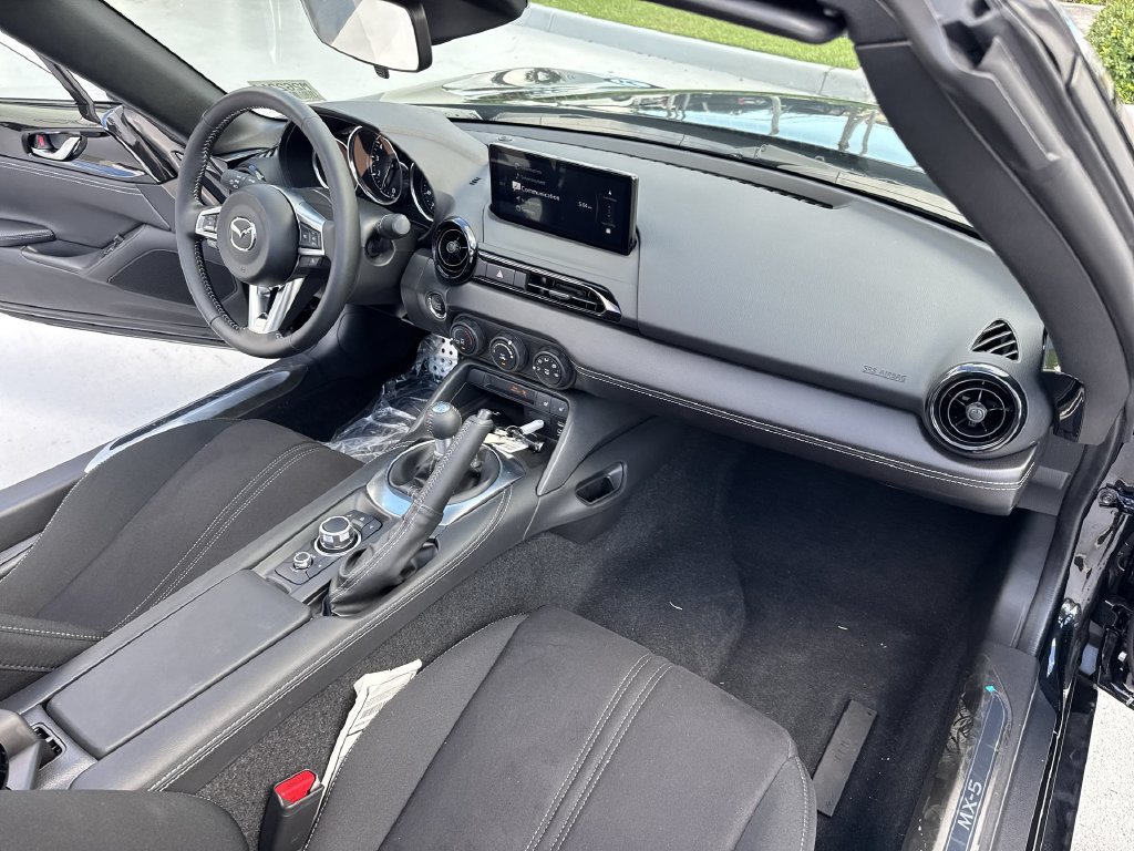 New 2026 MAZDA MX-5 Miata Club w/ Interior Package RWD image 32