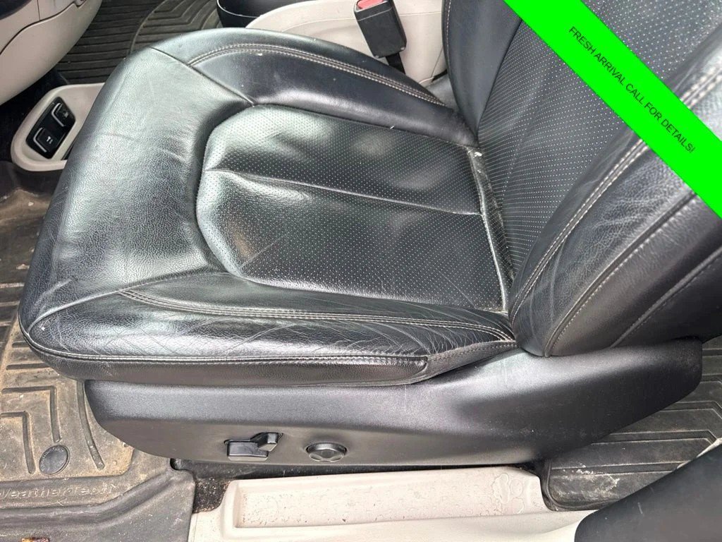 Used 2019 Chrysler Pacifica Touring-L FWD image 15