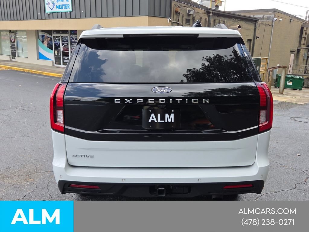 Used 2025 Ford Expedition Active AWD/4WD image 4