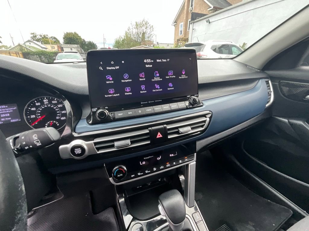 Used 2023 Kia Seltos S w/ Navigation Package image 18