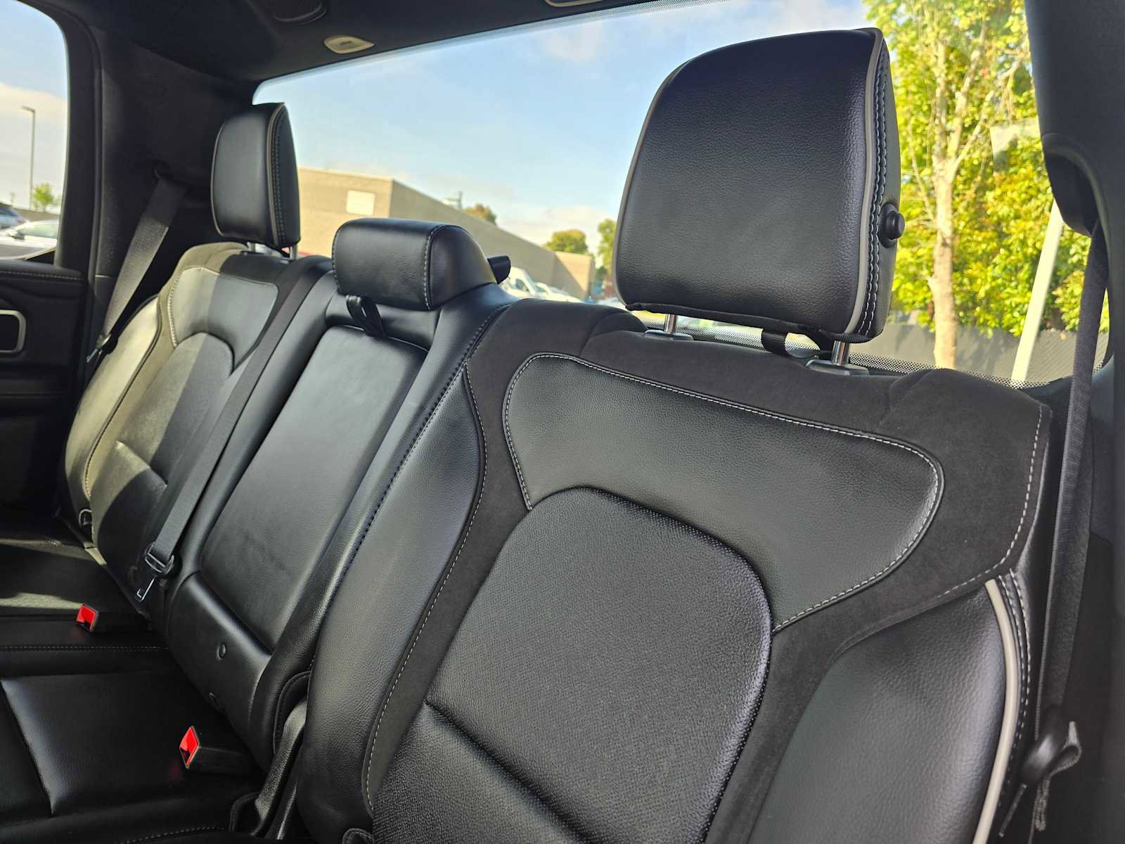 Used 2024 RAM 1500 Laramie AWD/4WD image 17
