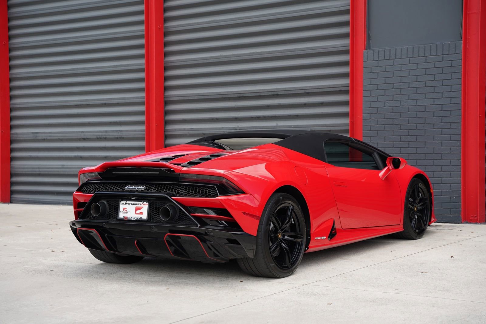 Used 2020 Lamborghini Huracan EVO image 12