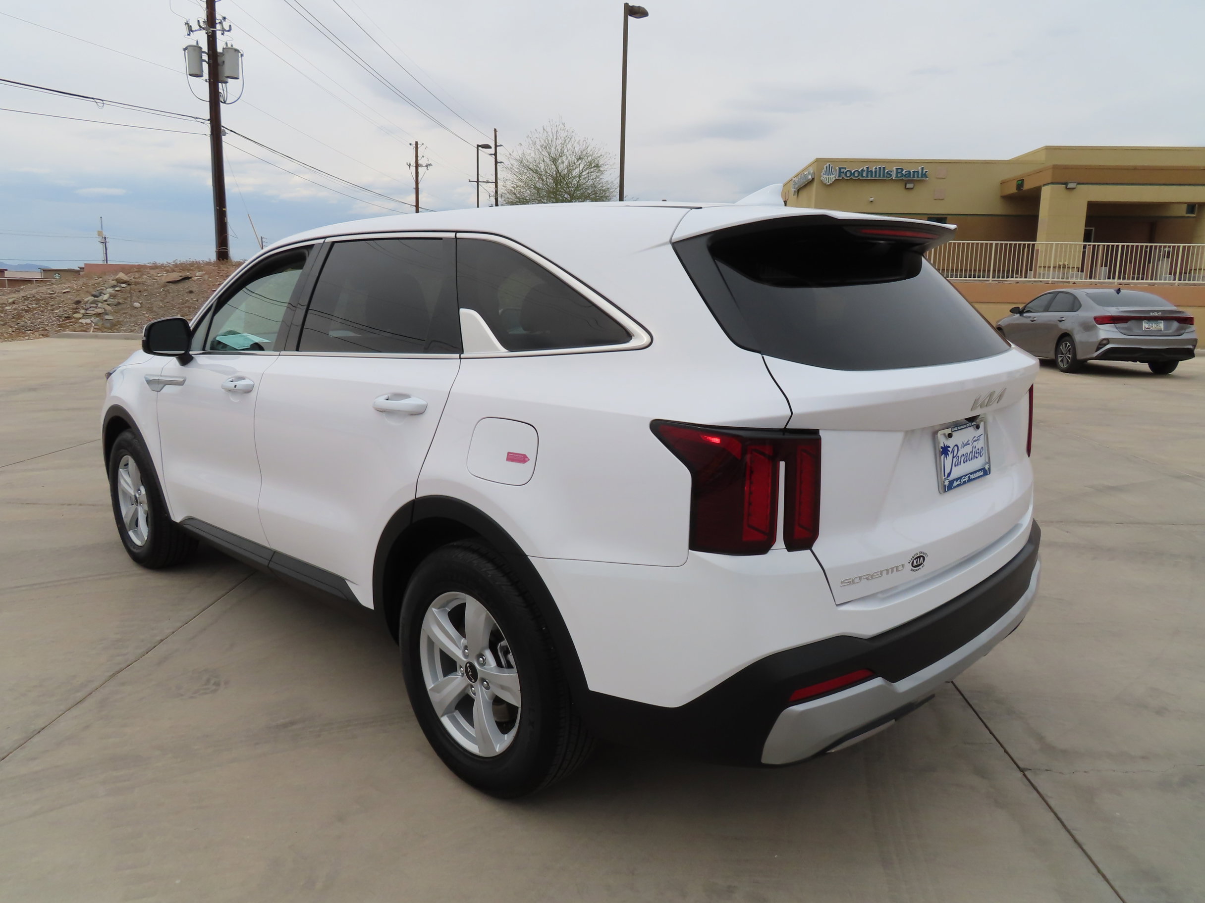 Used 2025 Kia Sorento LX image 7