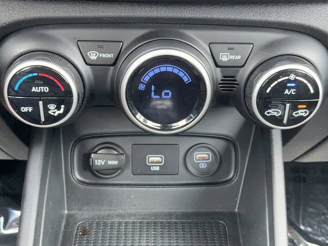 Used 2020 Hyundai Venue SEL w/ Convenience Package FWD image 21