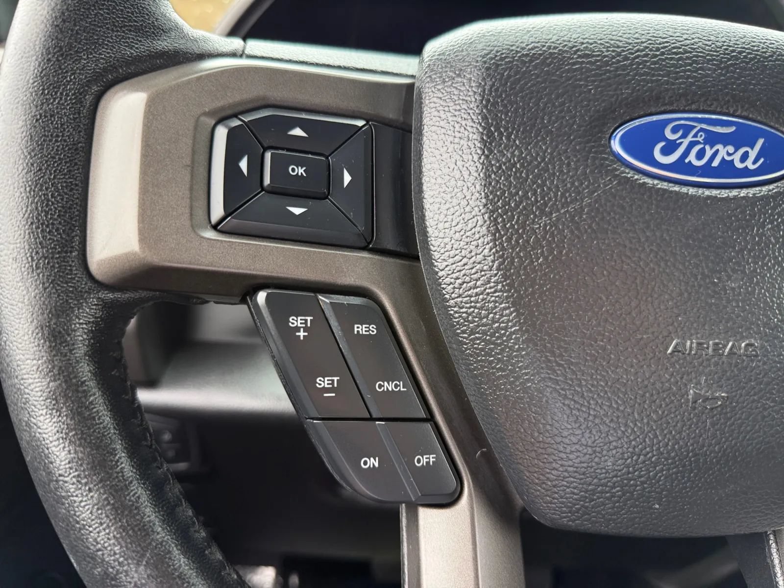Used 2018 Ford Expedition XLT AWD/4WD image 28