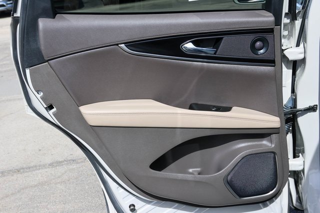 Used 2021 Lincoln Nautilus Reserve image 13