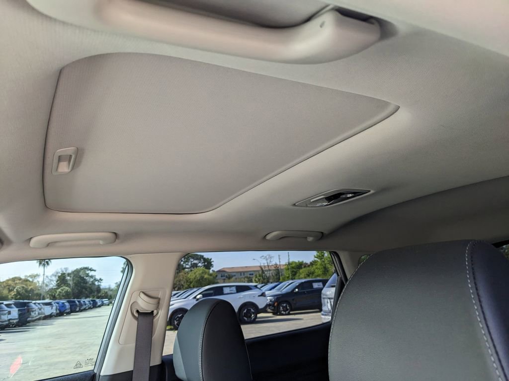 Certified 2025 Kia Seltos EX w/ EX Sunroof Package image 20