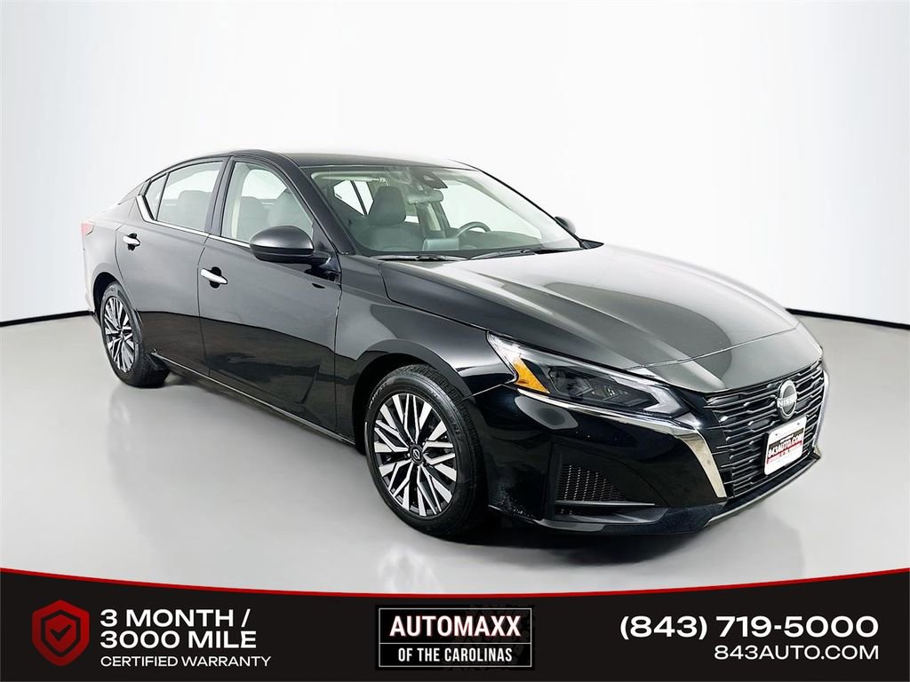 Used 2024 Nissan Altima 2.5 SV FWD image 1