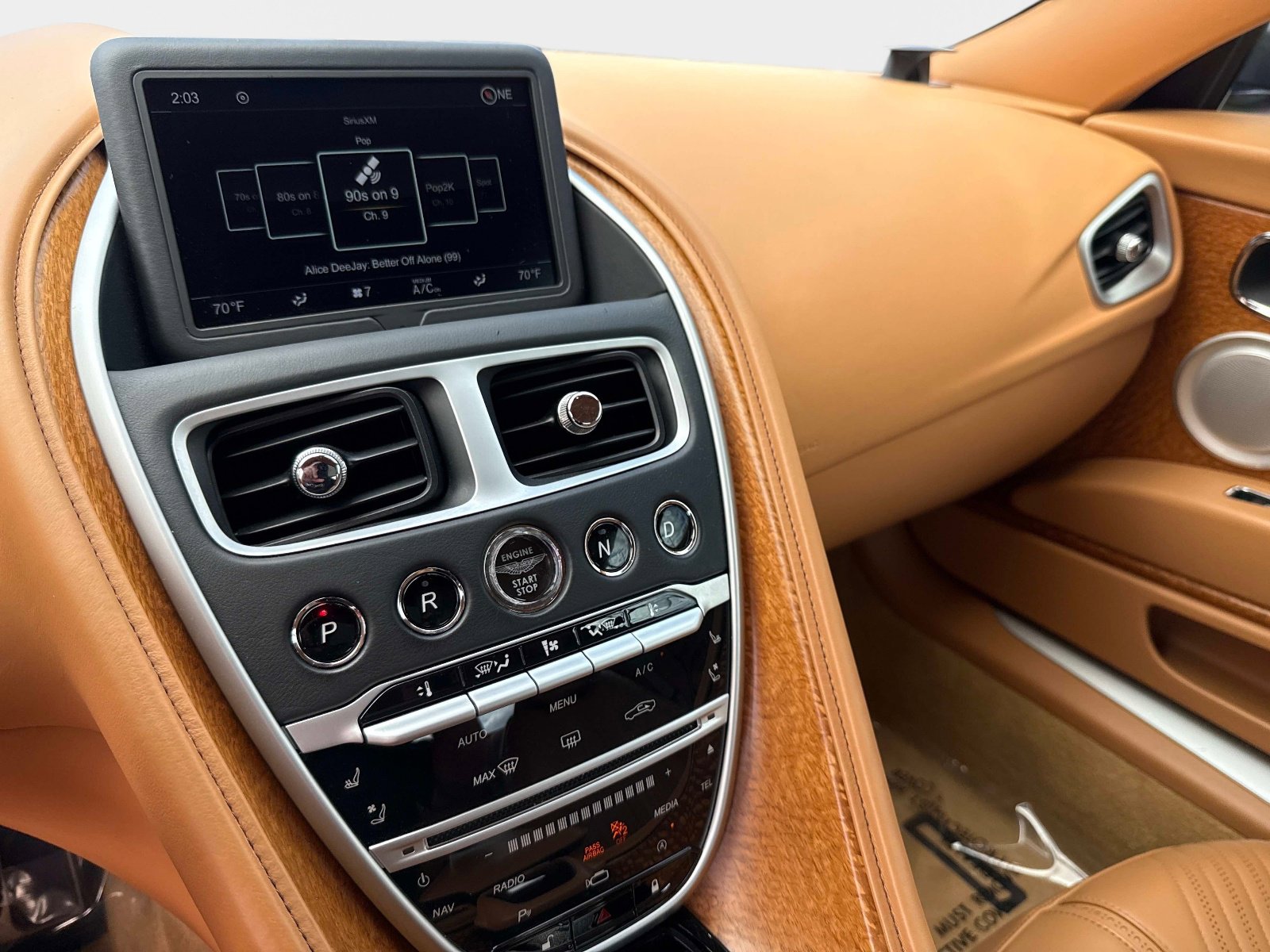 Used 2017 Aston Martin DB11 V12 image 22