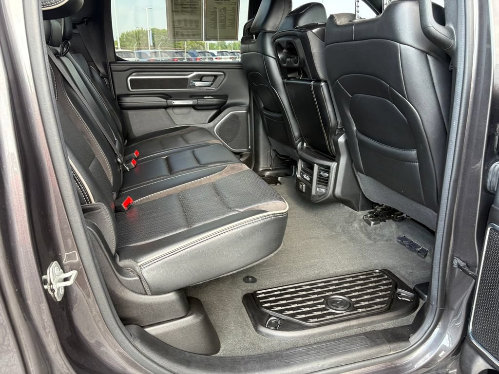 Used 2024 RAM 1500 Laramie AWD/4WD image 12