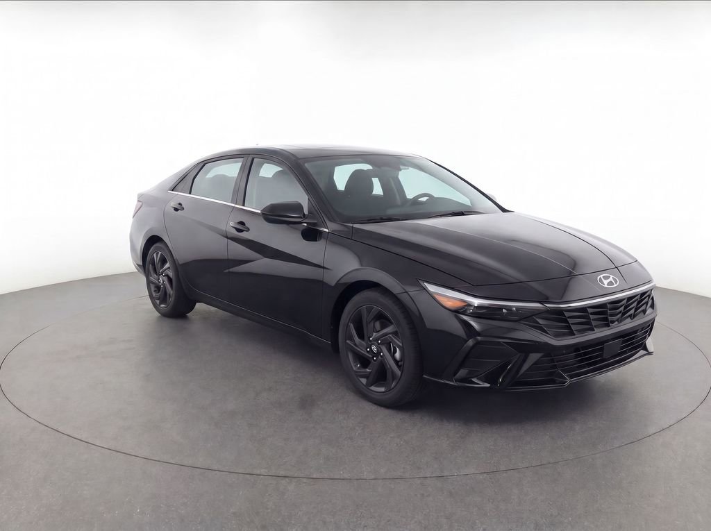 Used 2026 Hyundai Elantra Sport FWD image 2