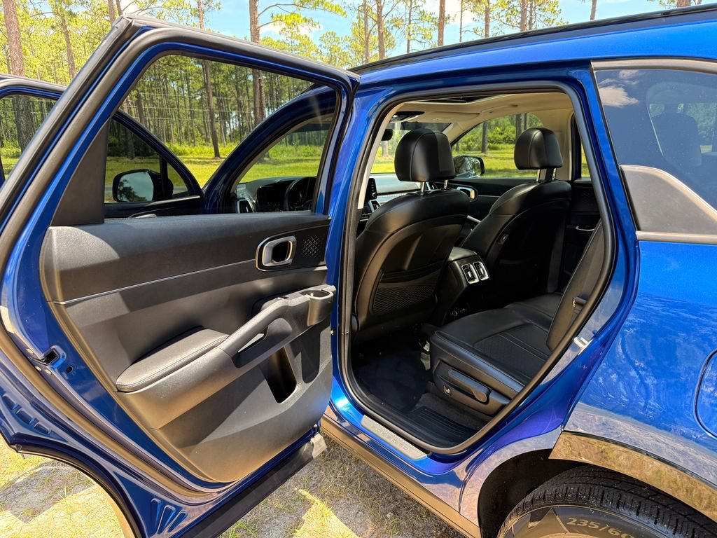 Used 2023 Kia Sorento S w/ Panoramic Sunroof Package FWD image 24