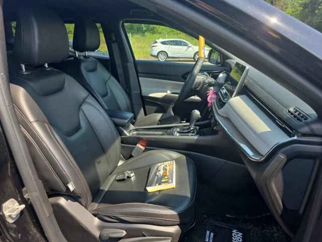Used 2024 Jeep Compass Limited AWD/4WD image 11