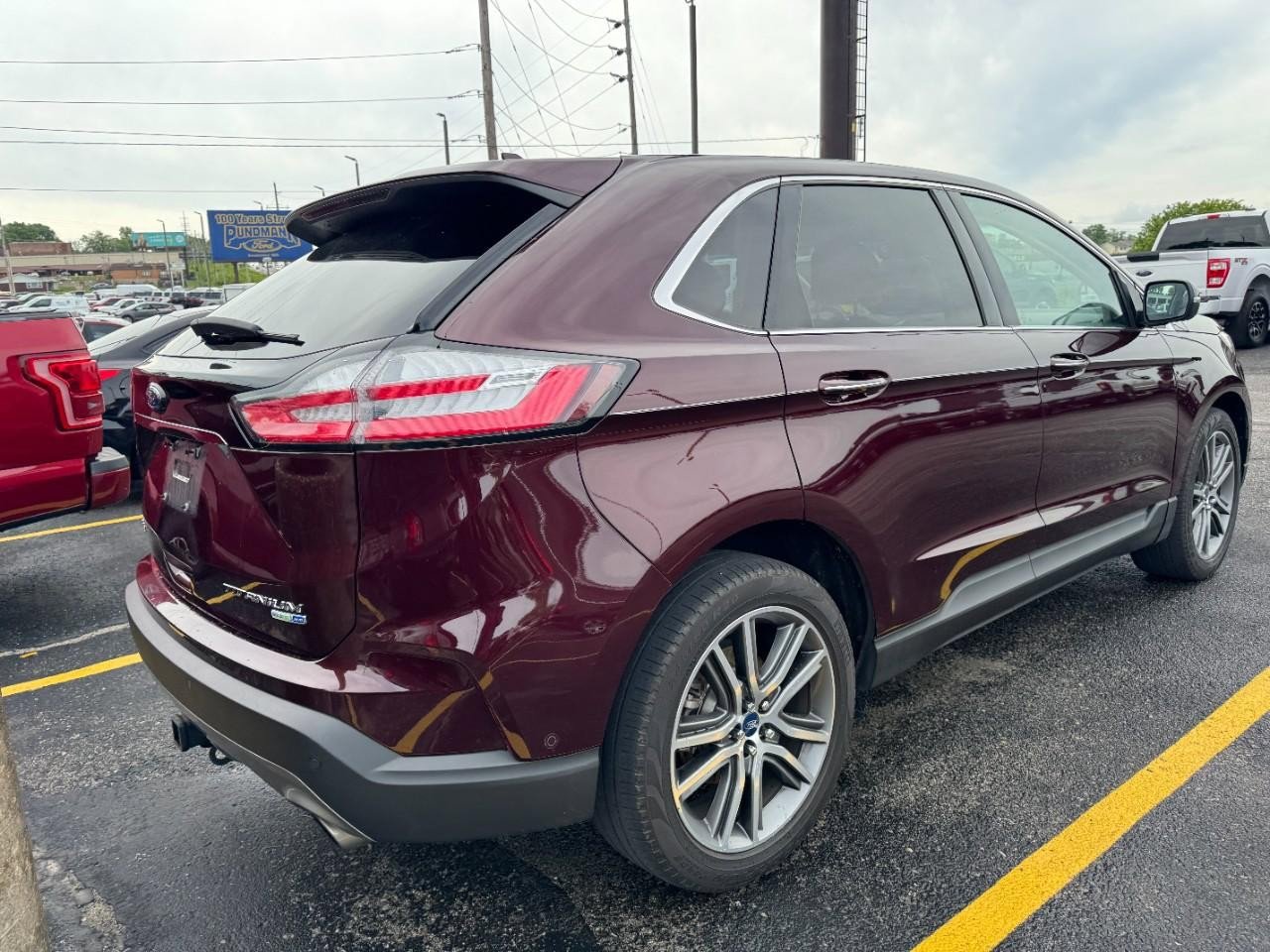 Used 2019 Ford Edge Titanium w/ Equipment Group 301A AWD/4WD image 3