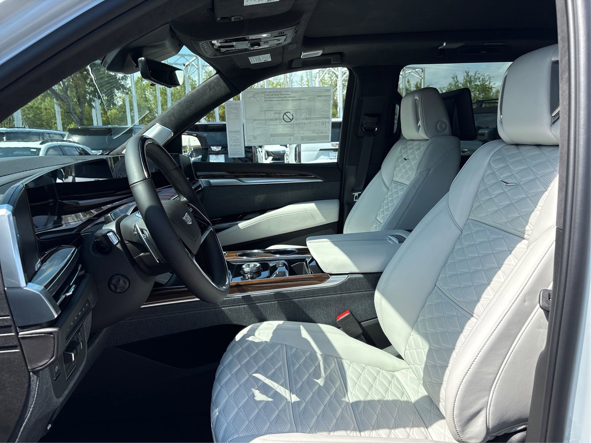 New 2026 Cadillac Escalade ESV Platinum Sport w/ LPO, ONYX Package image 9