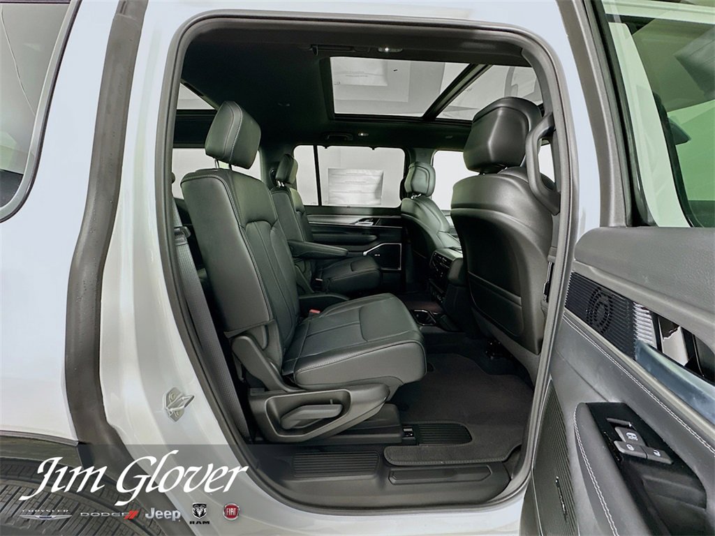 New 2025 Jeep Wagoneer Series II w/ Convenience Group I image 17